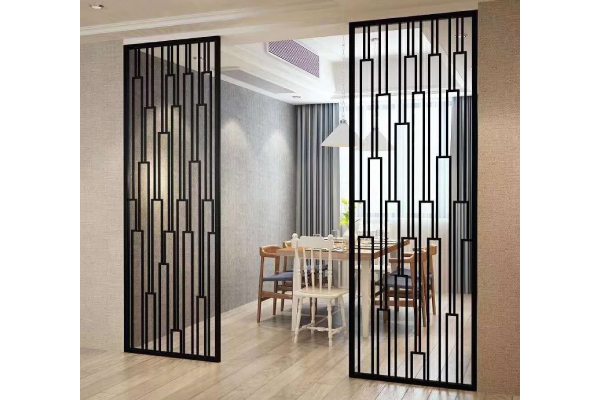 پارتیشنها و جداکنندههای فلزی ۱۰ ایده خلاقانه برای استفاده از برش لیزری فلز در دکوراسیون داخلی